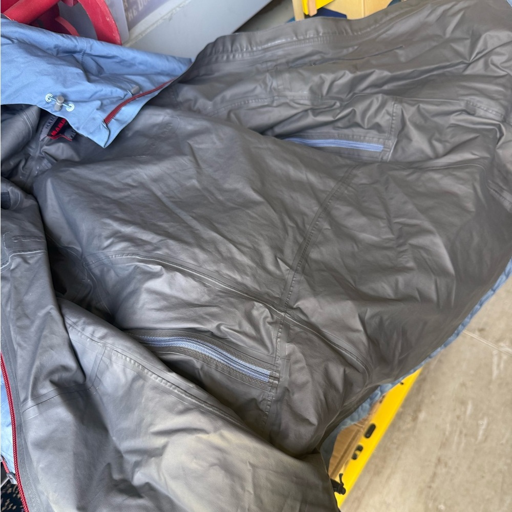 Mammut Lightweight Hard Shell - image 7